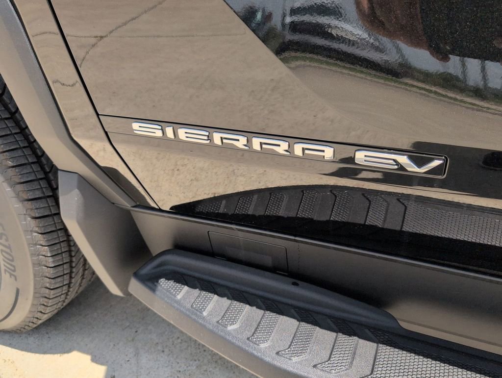 New 2026 GMC Sierra EV Elevation image 32