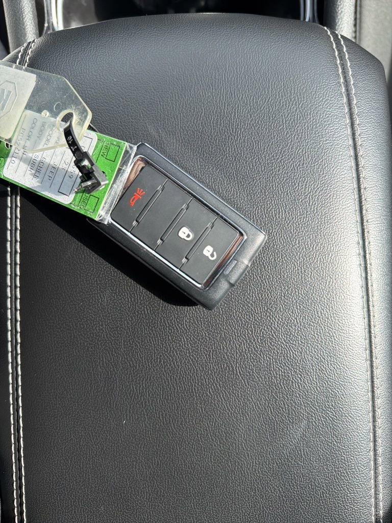 Certified 2023 Jeep Grand Cherokee Laredo image 12