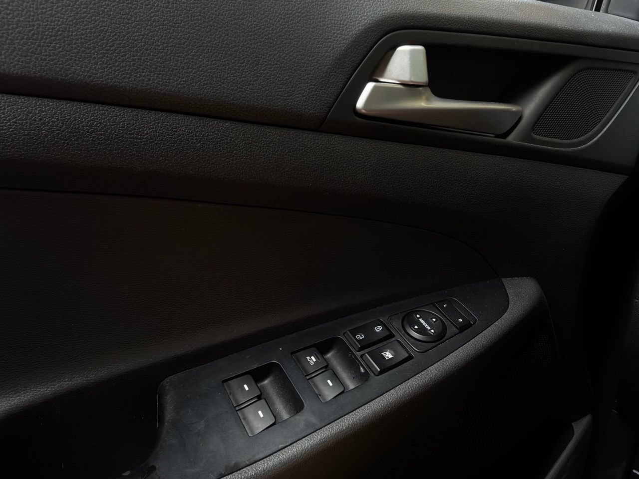 Used 2019 Hyundai Tucson Sport FWD image 22
