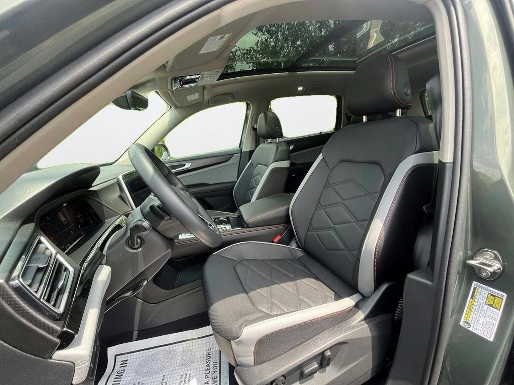 Certified 2026 Volkswagen Atlas Peak Edition AWD/4WD image 12