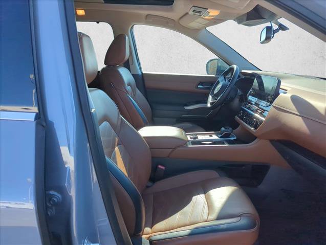 Used 2022 Nissan Pathfinder Platinum w/ Cargo Package image 19