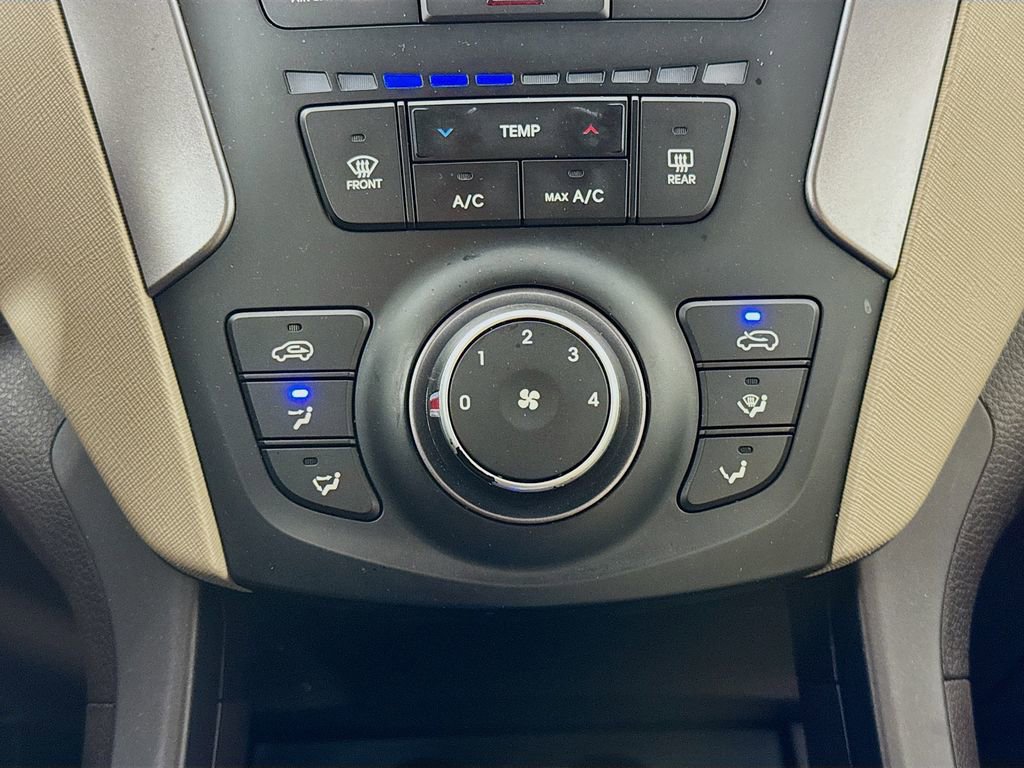 Used 2015 Hyundai Santa Fe Sport image 14