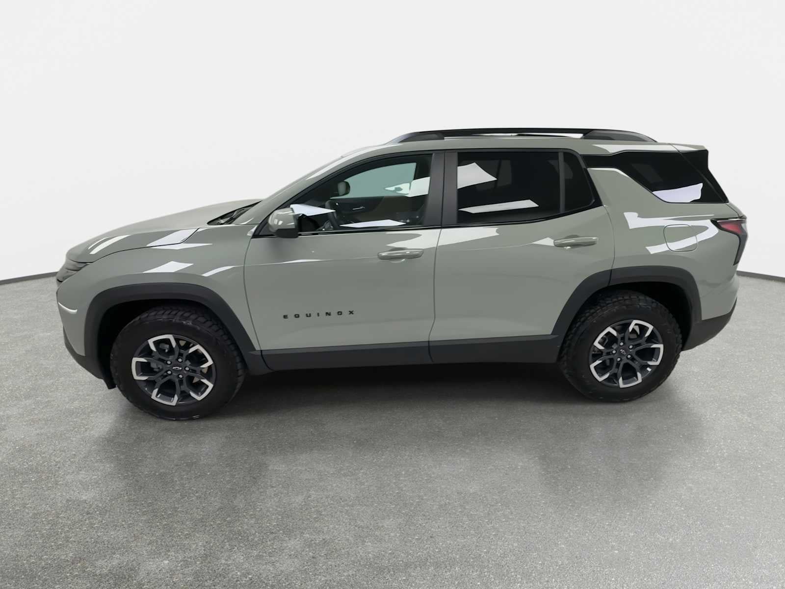 Used 2025 Chevrolet Equinox ACTIV AWD/4WD image 5