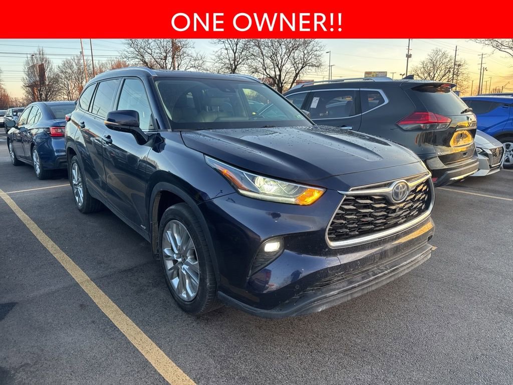 Used 2022 Toyota Highlander Limited image 3
