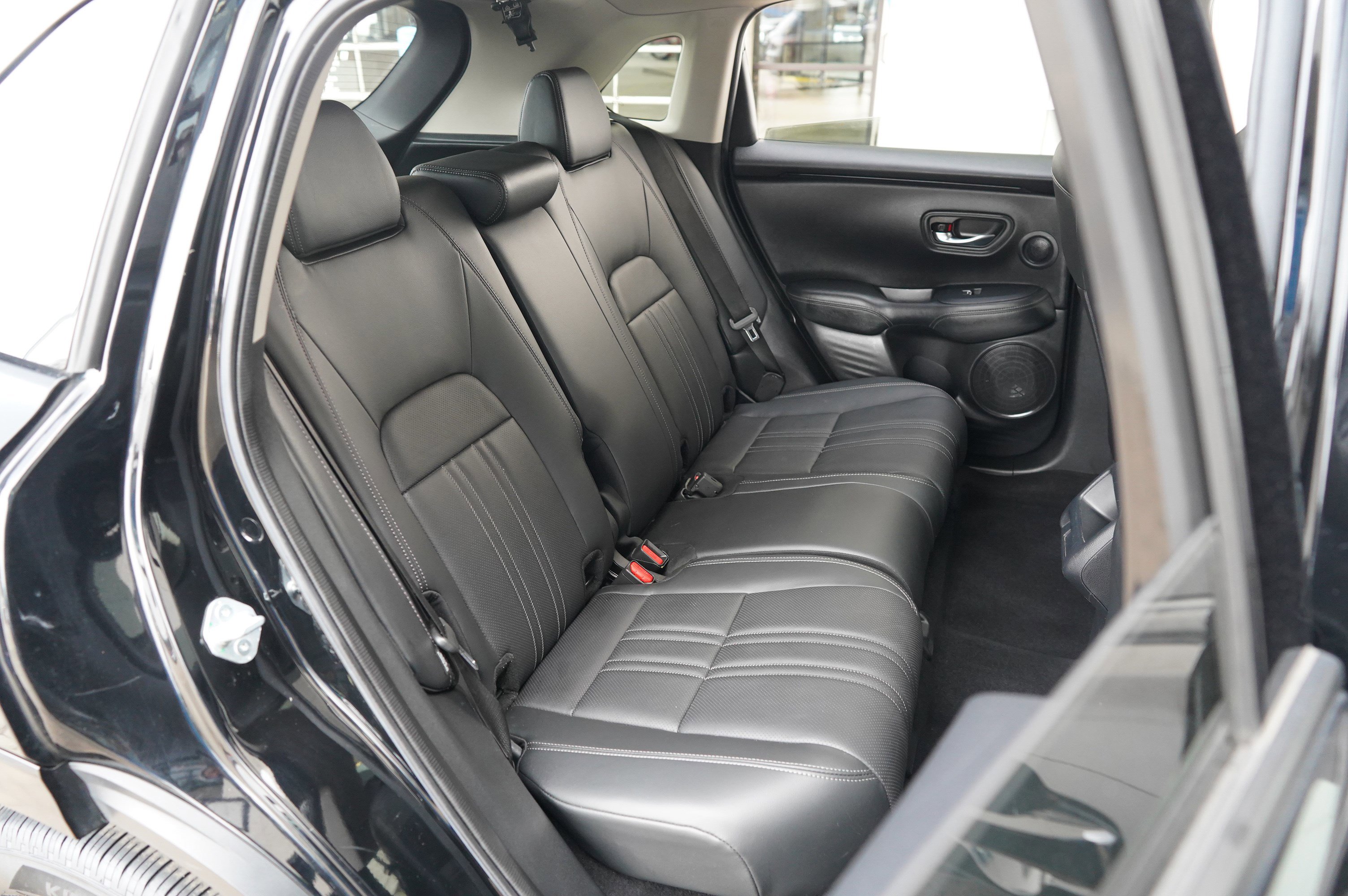 Used 2024 Honda HR-V EX-L image 37