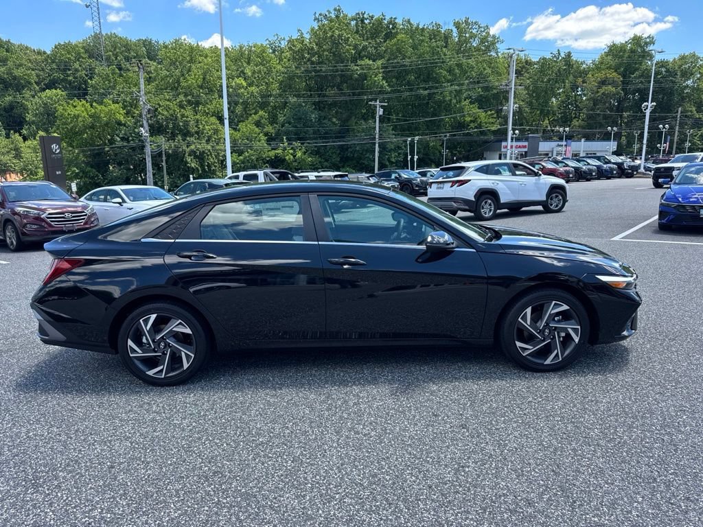 New 2026 Hyundai Elantra Limited FWD image 4