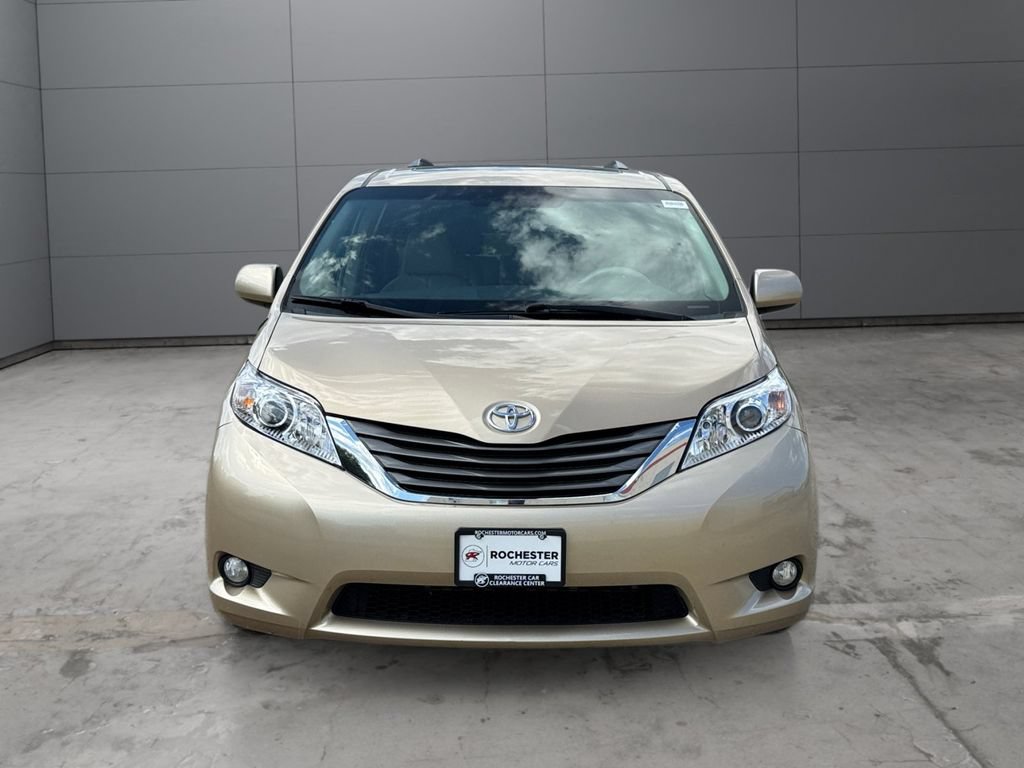 Used 2012 Toyota Sienna XLE AWD/4WD image 8