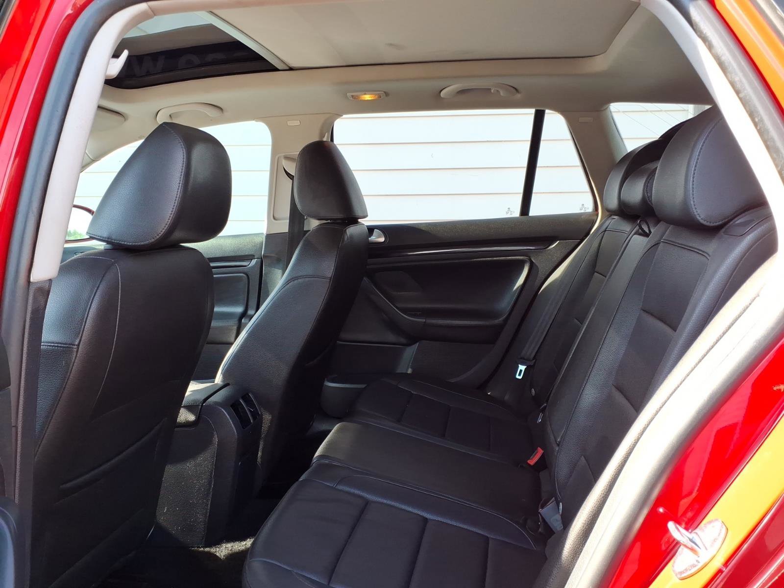 Used 2013 Volkswagen Jetta TDI FWD image 11