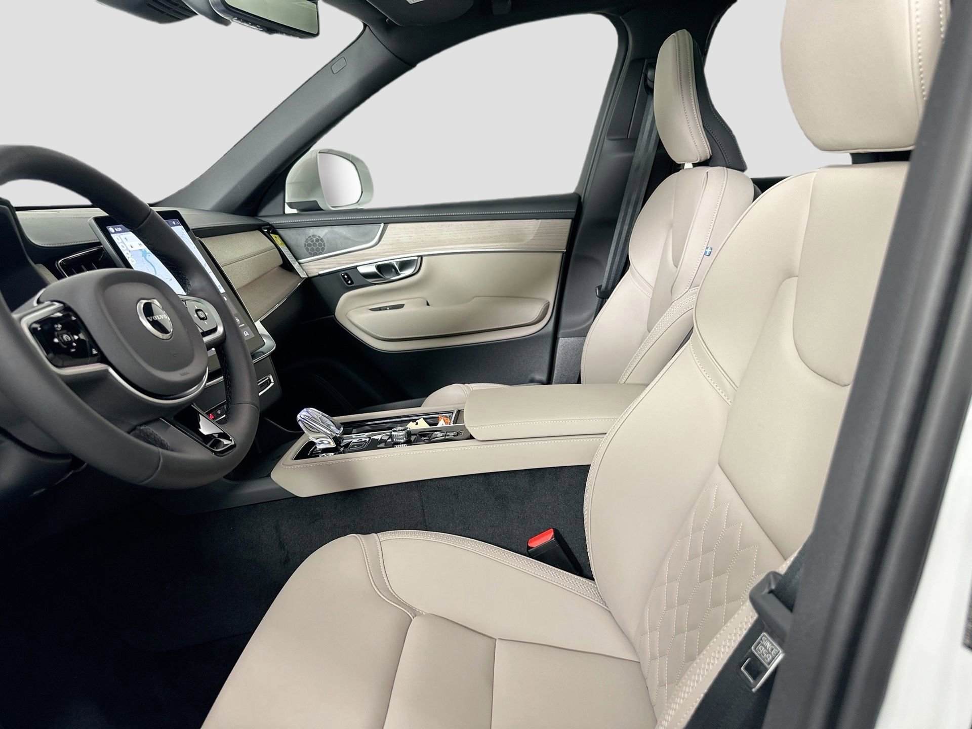 New 2026 Volvo XC90 B5 Plus w/ Protection Package Premier AWD/4WD image 20