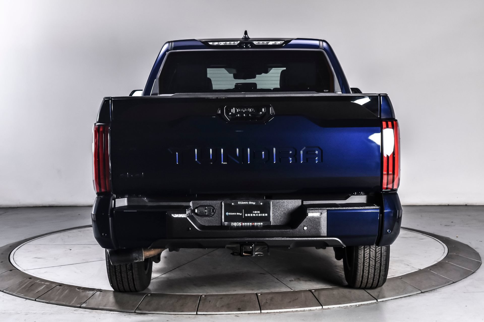 Used 2023 Toyota Tundra Platinum AWD/4WD image 5