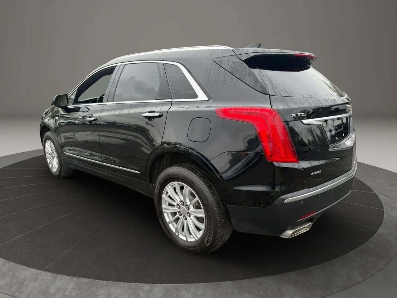 Used 2018 Cadillac XT5 AWD image 7