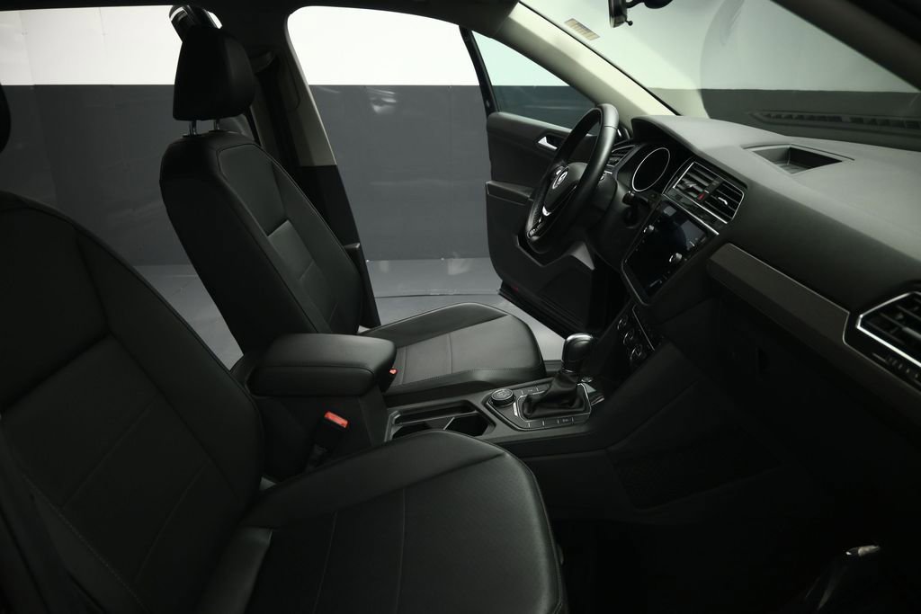 Used 2018 Volkswagen Tiguan SE w/ Panoramic Sunroof Package AWD/4WD image 55