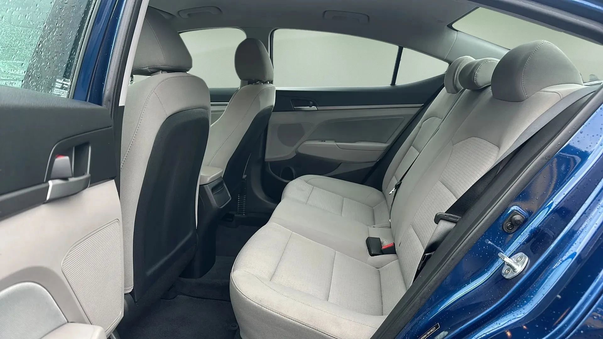 Used 2017 Hyundai Elantra SE image 13