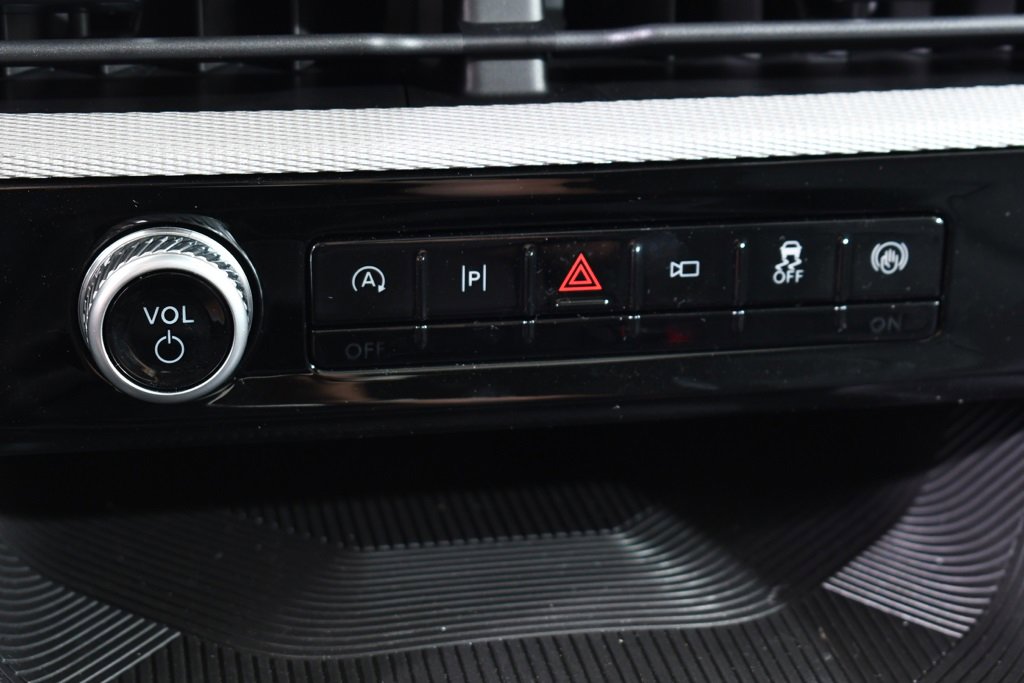 New 2025 Ford Explorer Active w/ Active Comfort Package image 30