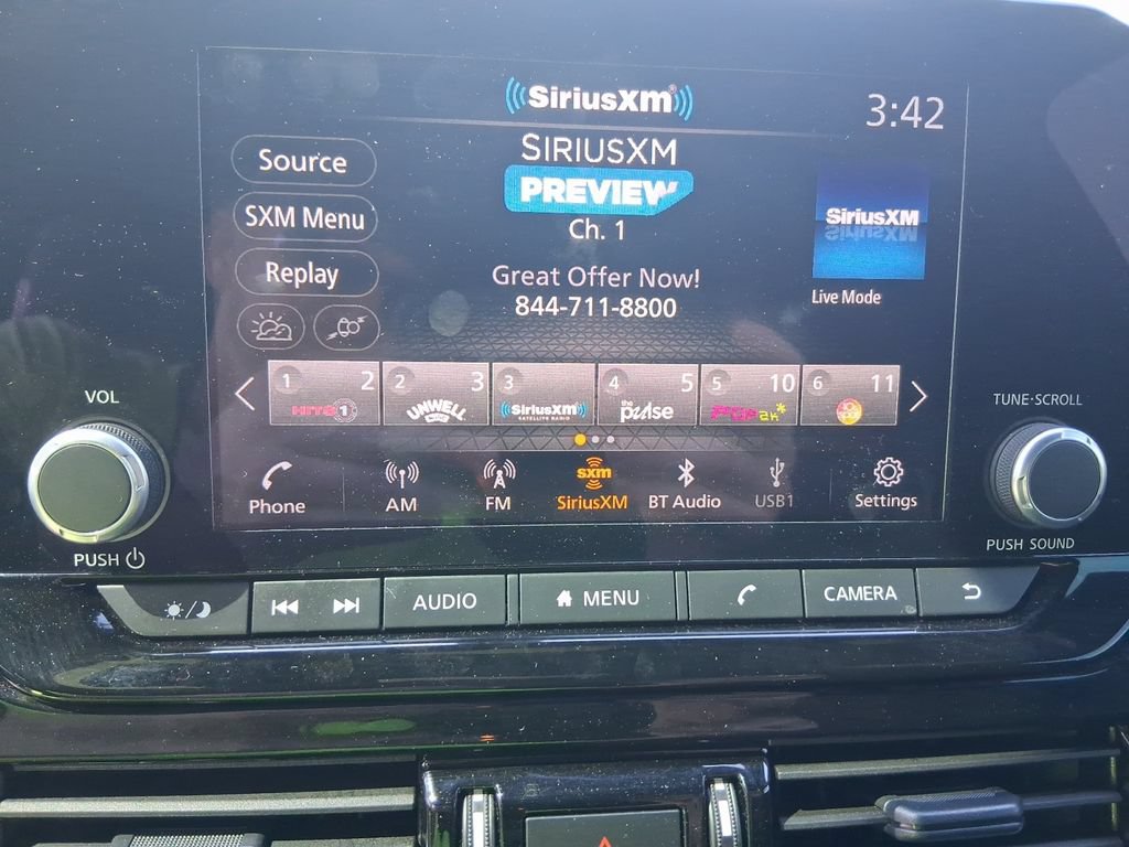 Used 2025 Nissan Pathfinder Rock Creek AWD/4WD image 17