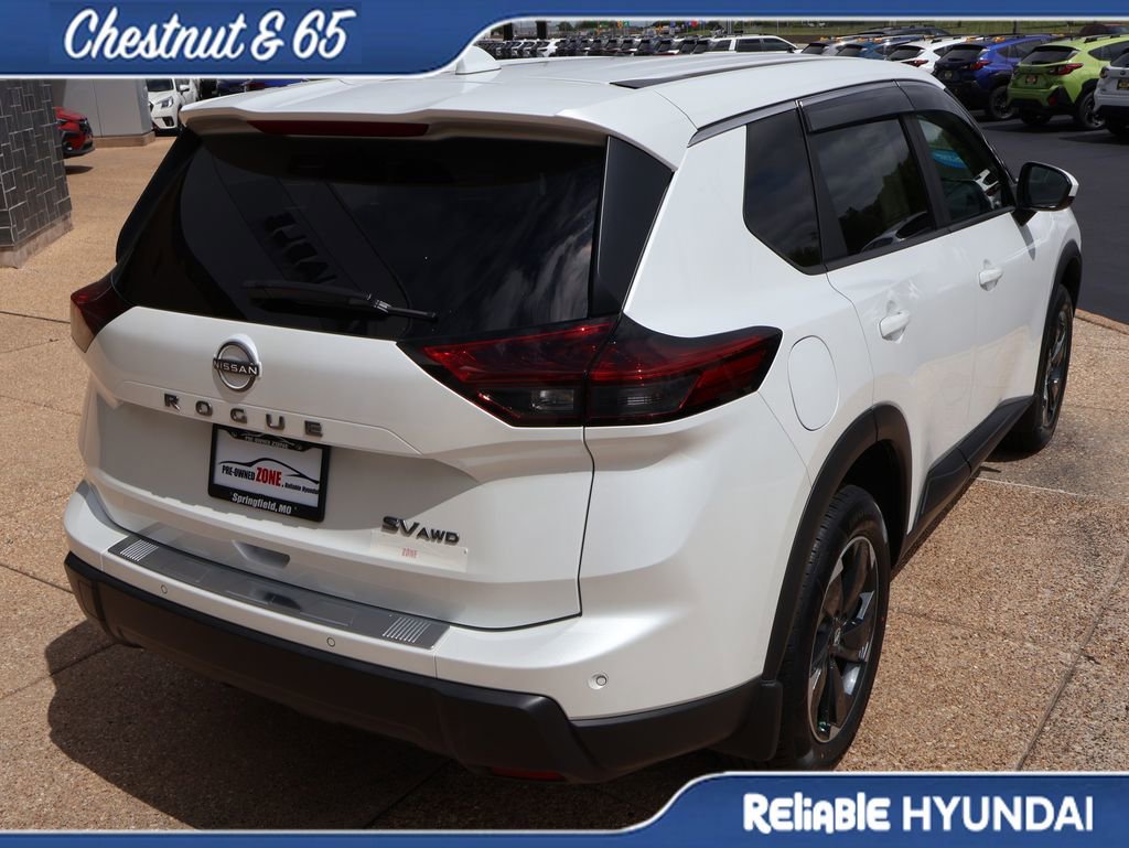 Used 2024 Nissan Rogue SV AWD/4WD image 6