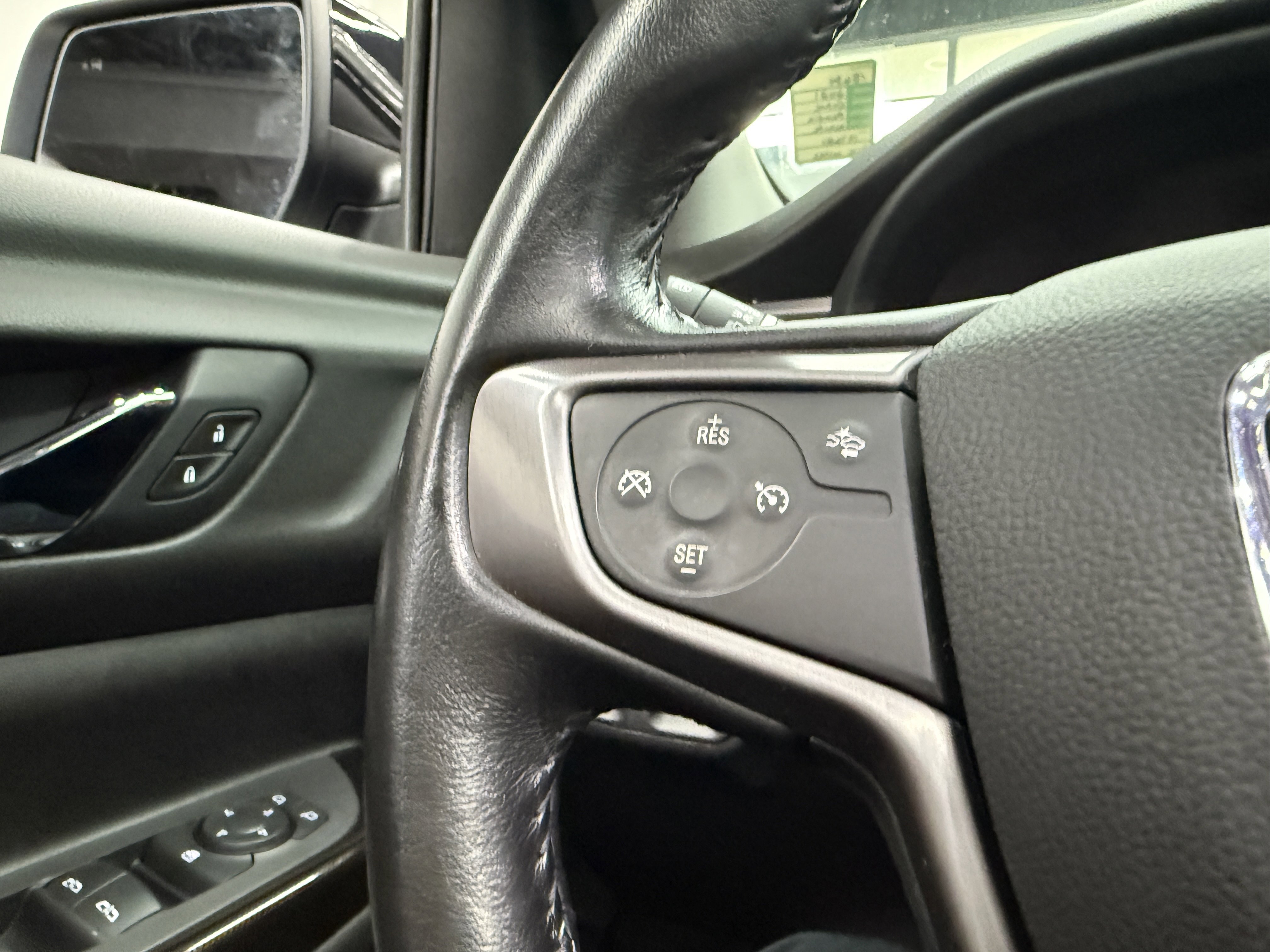 Used 2021 GMC Acadia AT4 image 17