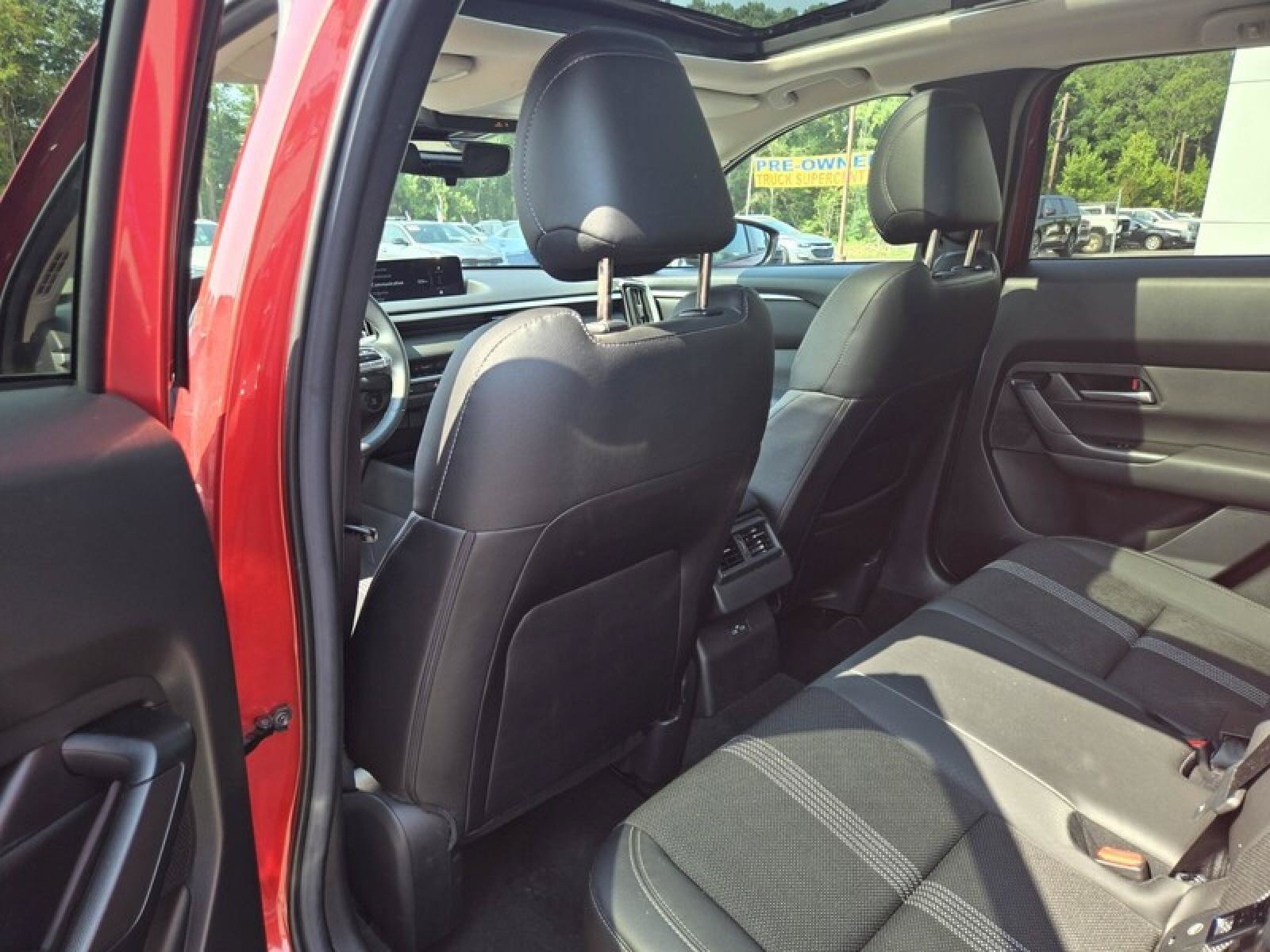 Used 2025 MAZDA CX-50 AWD 2.5 S w/ Premium Package image 26