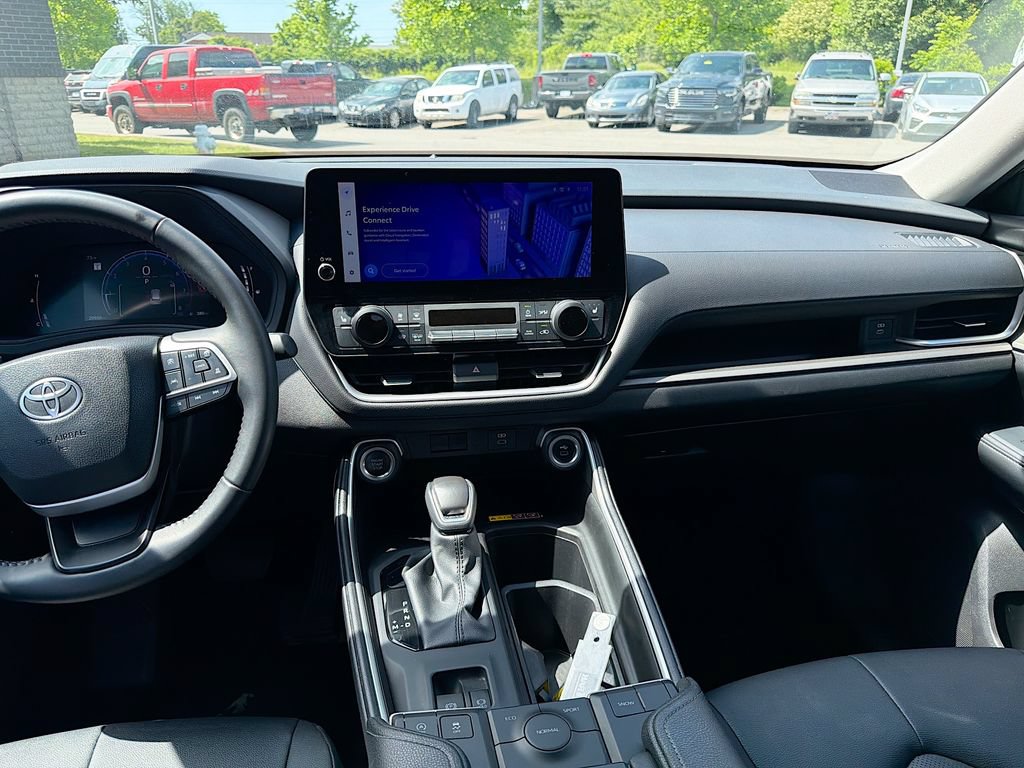 Used 2025 Toyota Grand Highlander FWD image 19