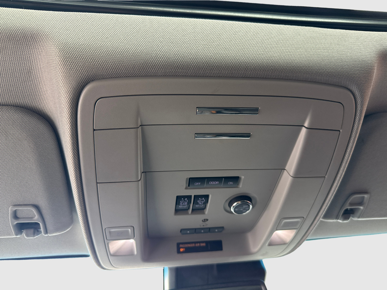 Used 2018 Chevrolet Tahoe Premier AWD/4WD image 33