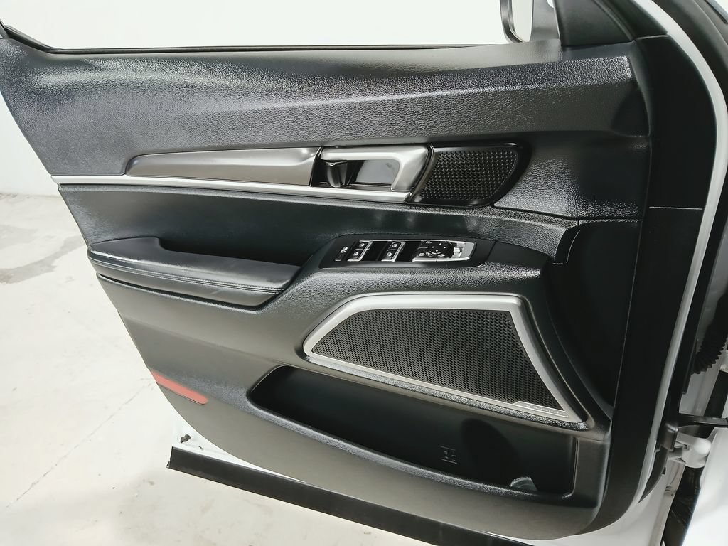 Used 2025 Kia Telluride S FWD image 32