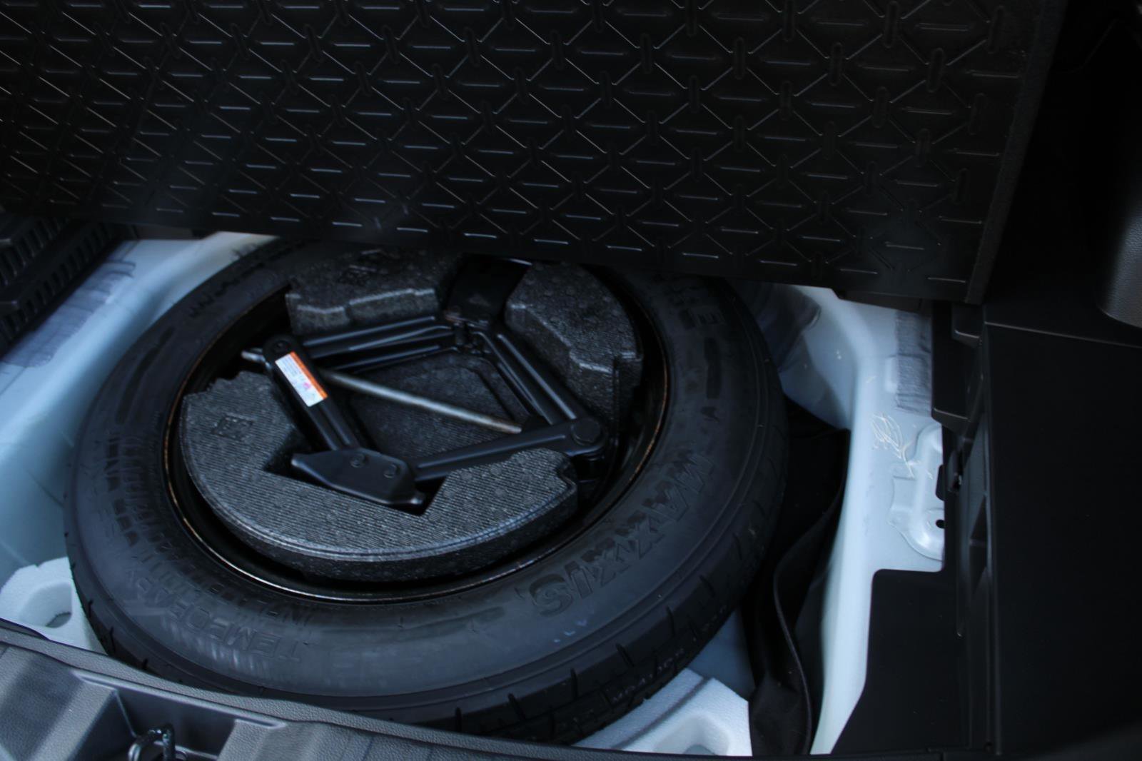 Used 2024 Toyota RAV4 Limited image 31