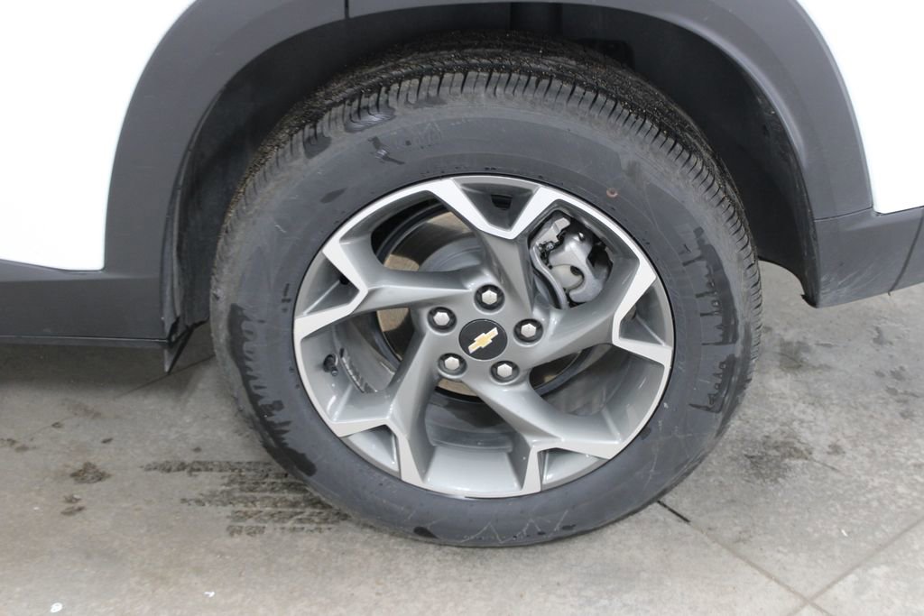 Used 2025 Chevrolet Trax LT image 46