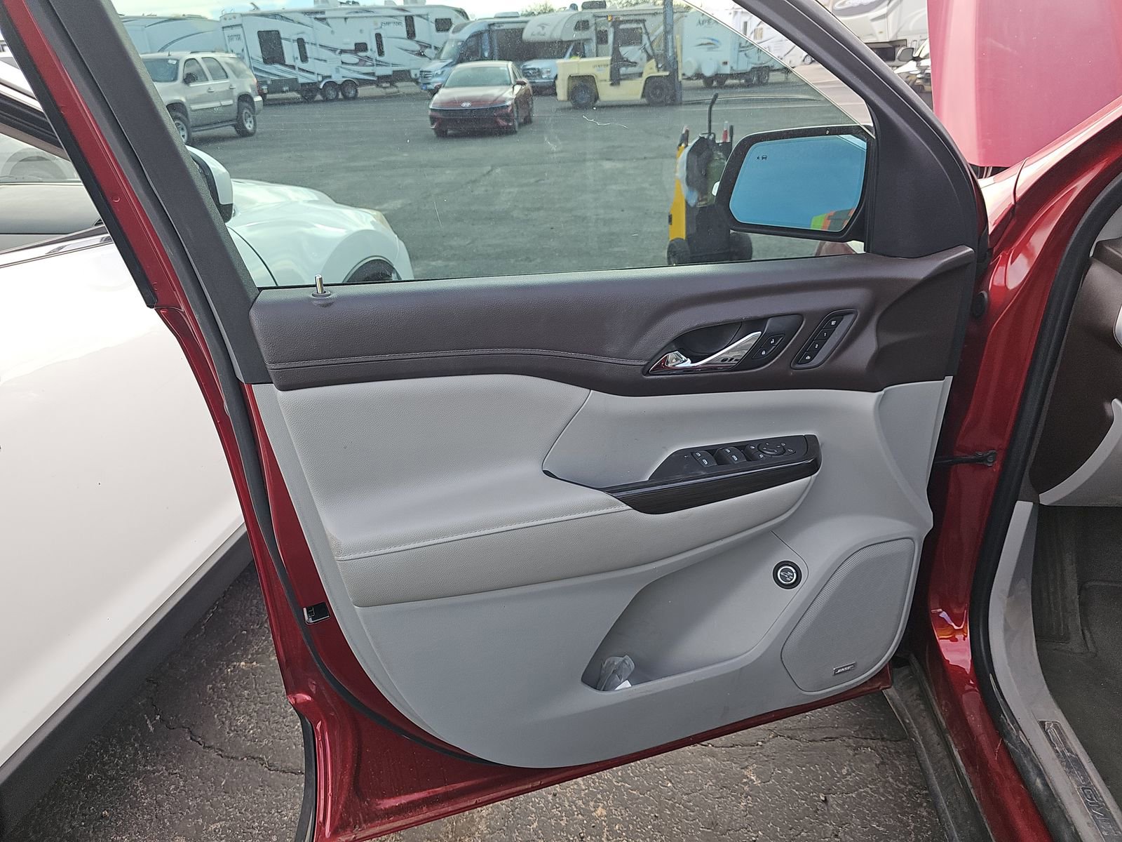 Used 2023 GMC Acadia SLT w/ Technology Package image 9