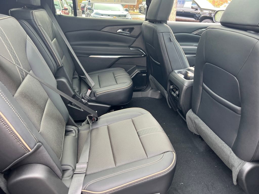 New 2026 Chevrolet Traverse High Country w/ LPO, Floor Liner Package image 23