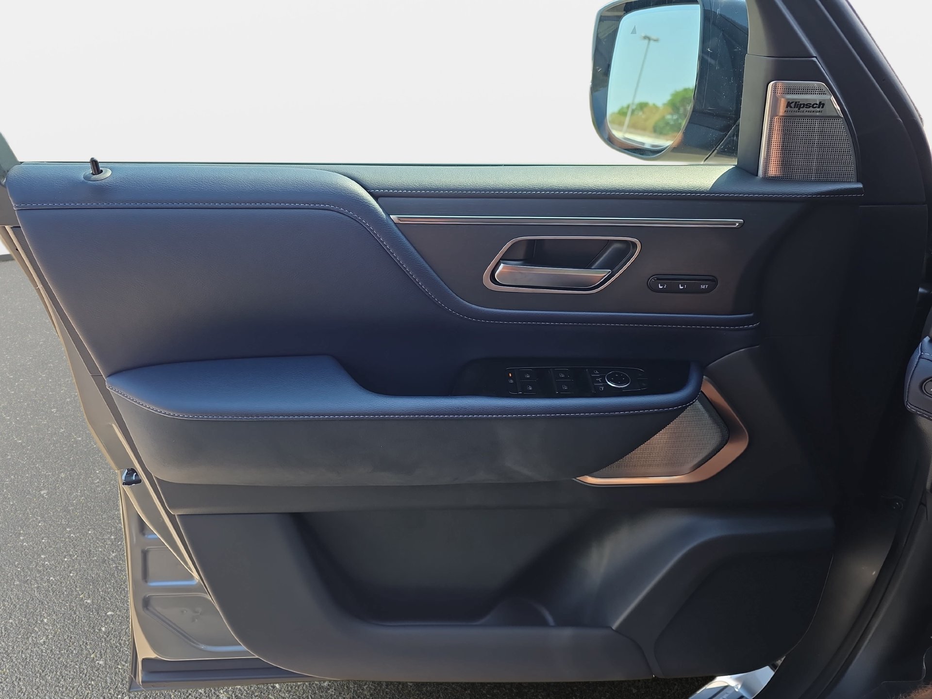 New 2027 INFINITI QX80 Sensory w/ Sport Exterior Package AWD/4WD image 26