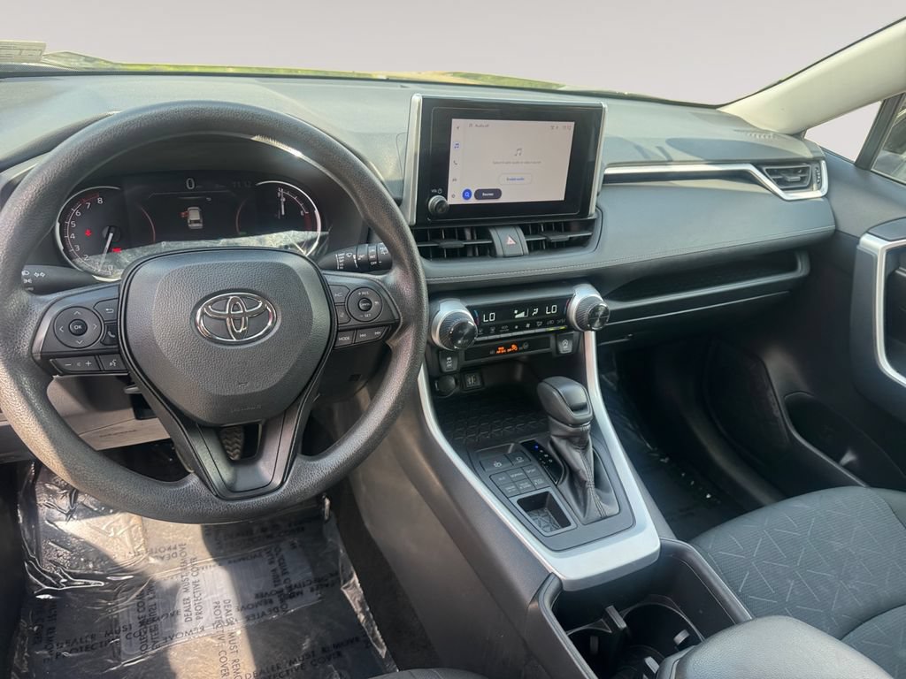 Used 2024 Toyota RAV4 XLE AWD/4WD image 10