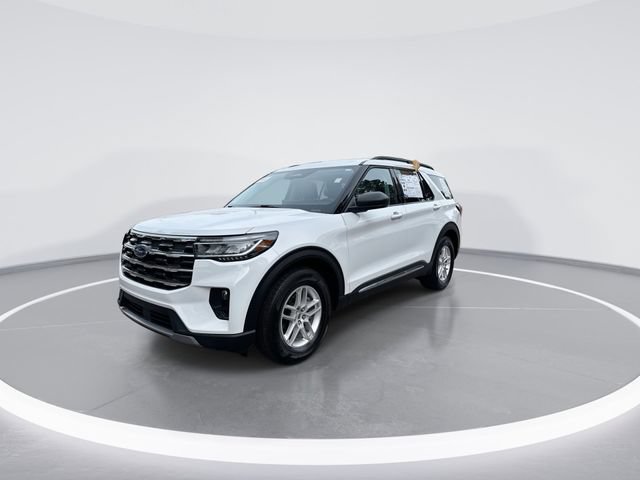 Used 2025 Ford Explorer Active w/ Active Comfort Package RWD image 4