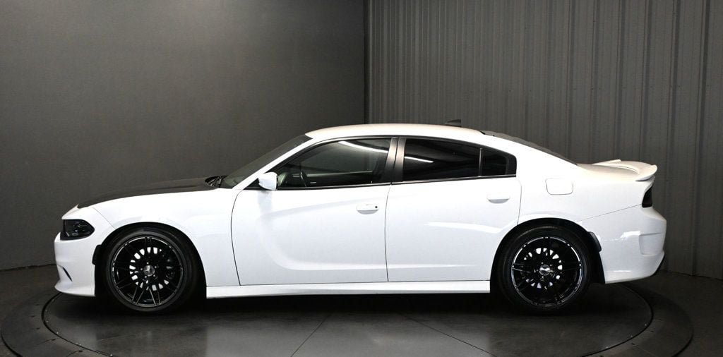 Used 2019 Dodge Charger R/T w/ Plus Group RWD image 8