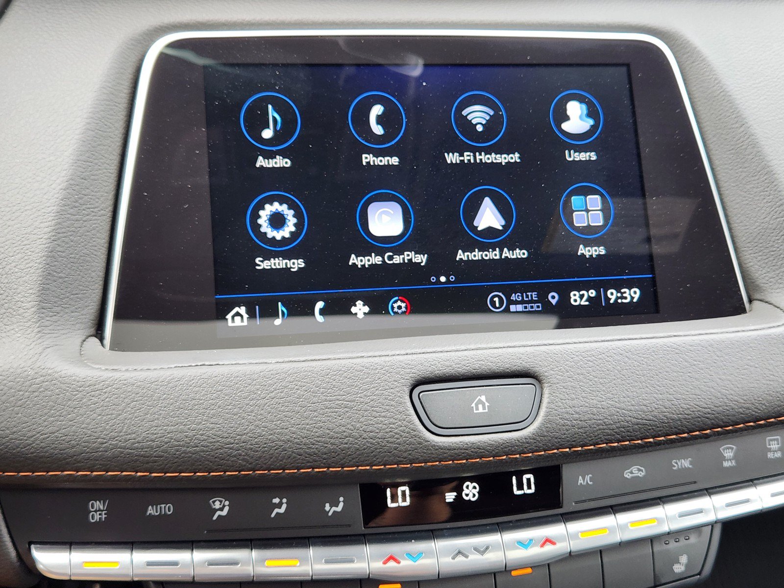 Certified 2023 Cadillac XT4 Sport w/ LPO, Onyx Lite Package FWD image 6