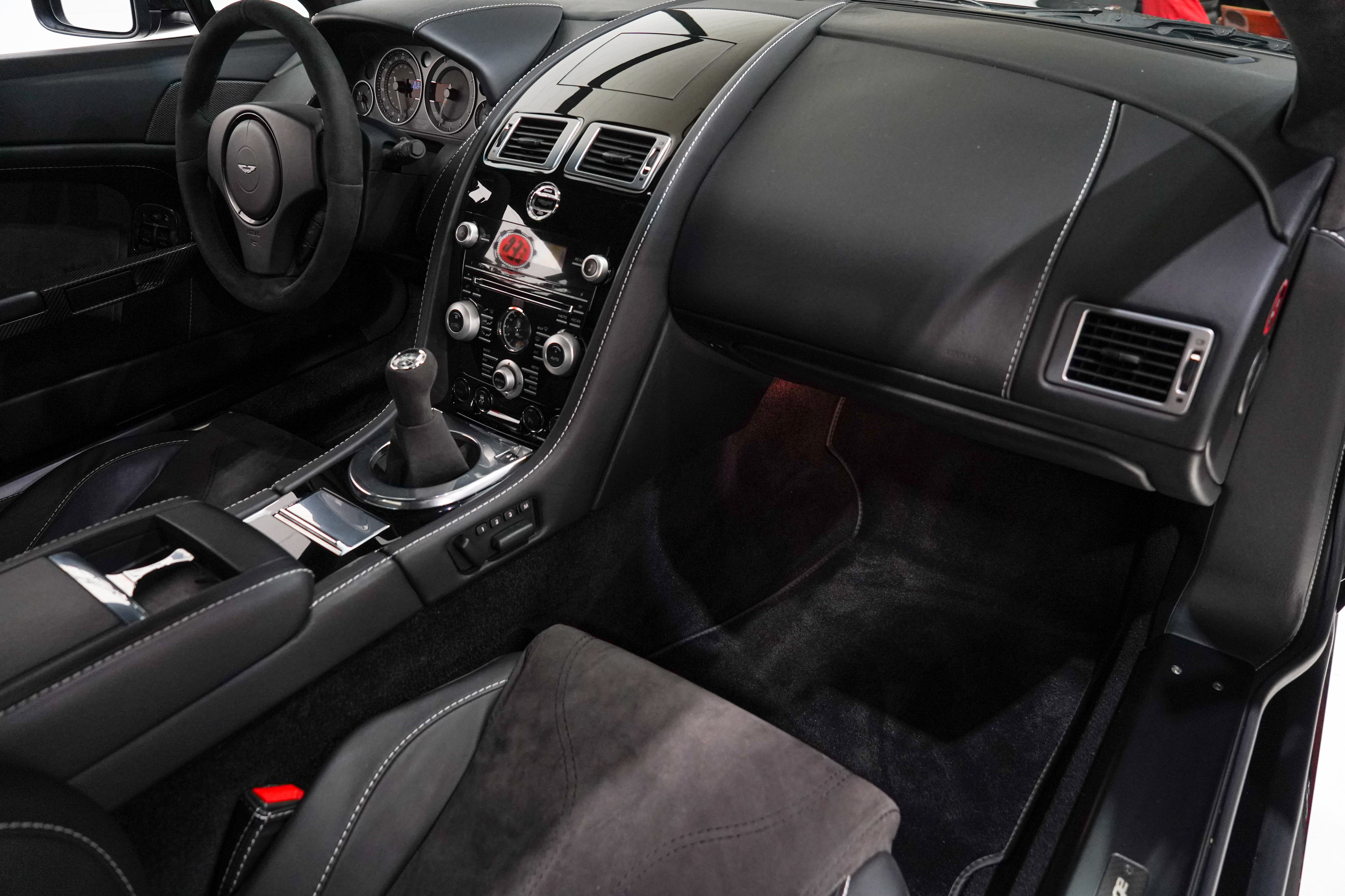 Used 2011 Aston Martin V12 Vantage Carbon Black RWD image 17