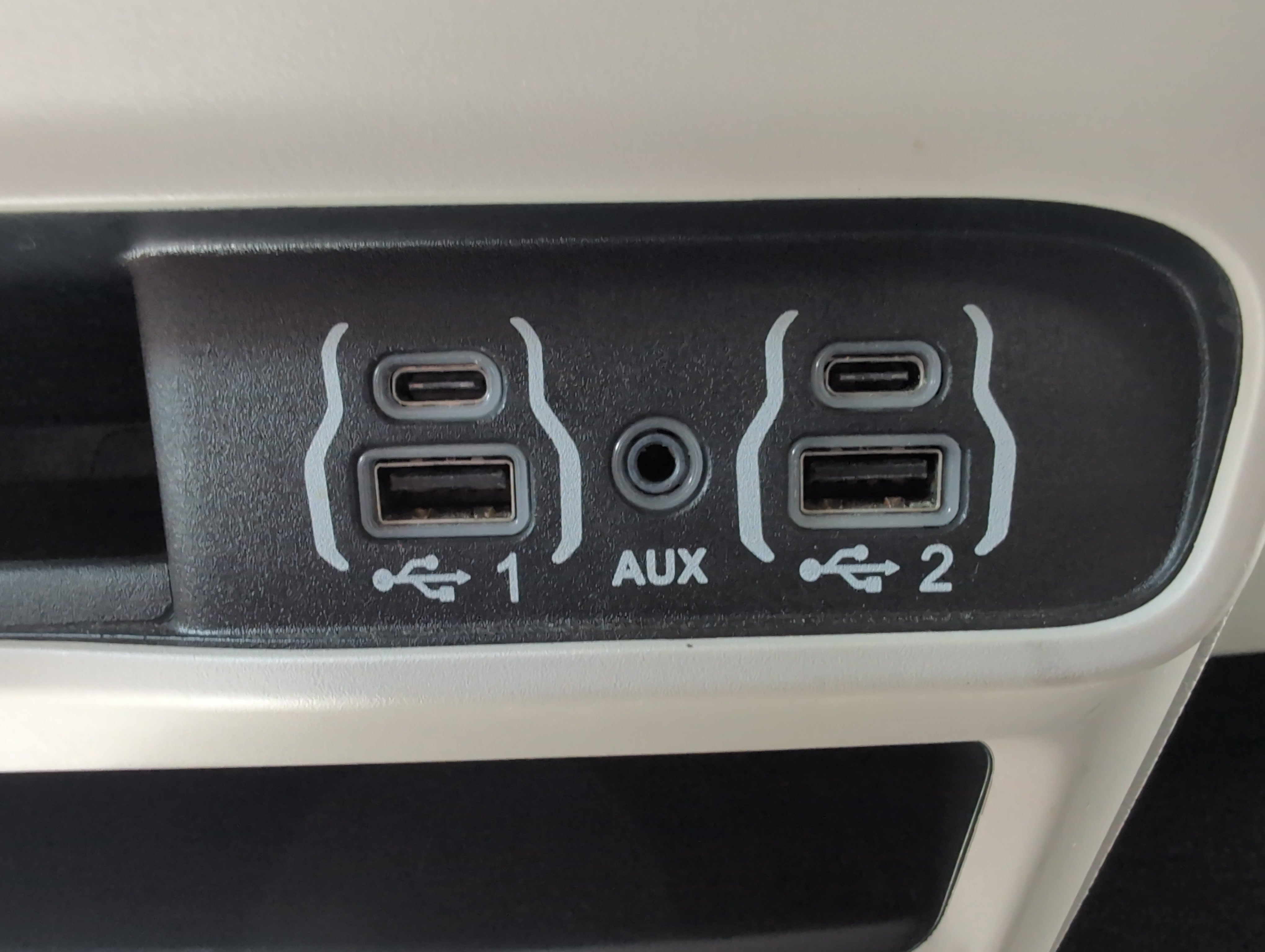 Used 2024 Chrysler Pacifica Touring-L FWD image 38