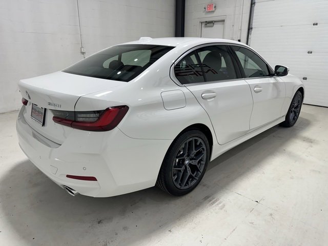 Used 2025 BMW 330i xDrive Sedan w/ Premium Package image 8