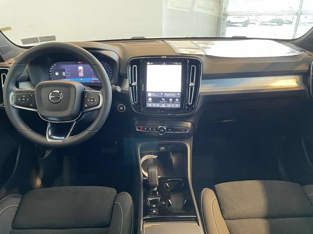 New 2026 Volvo XC40 B5 Ultra w/ Climate Package AWD/4WD image 22