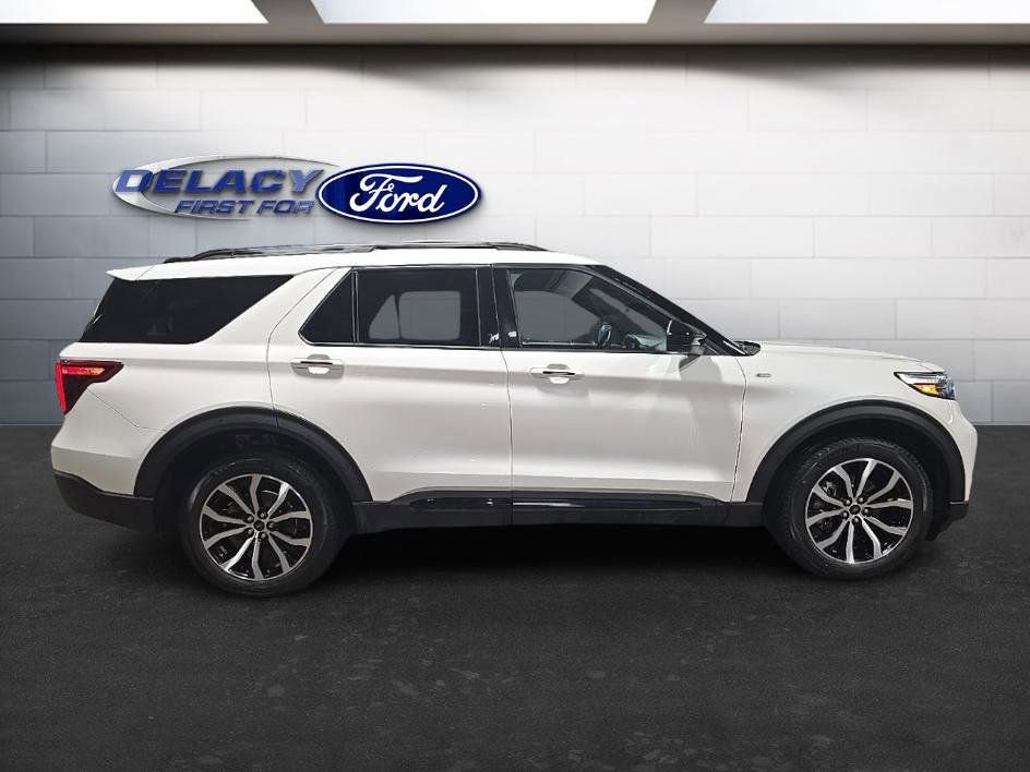 Used 2023 Ford Explorer ST-Line image 6