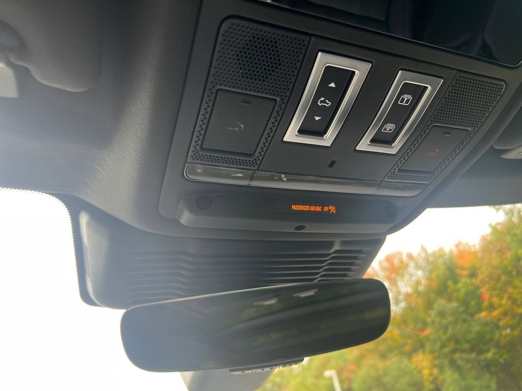 Certified 2025 Land Rover Range Rover Evoque Dynamic SE AWD/4WD image 21