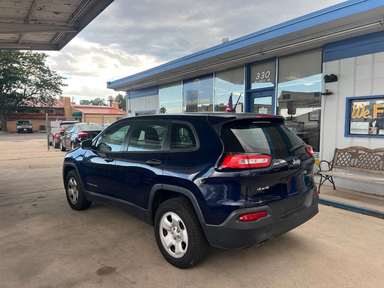 Used 2014 Jeep Cherokee Sport AWD/4WD image 5