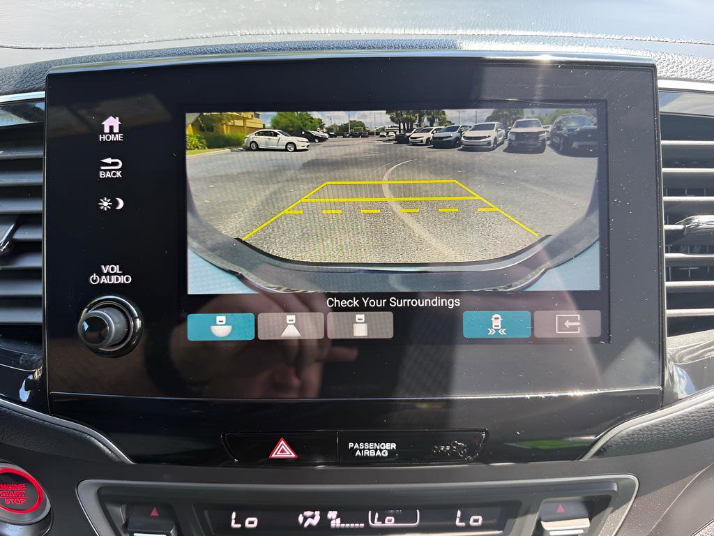 Certified 2025 Honda Passport EX-L image 18