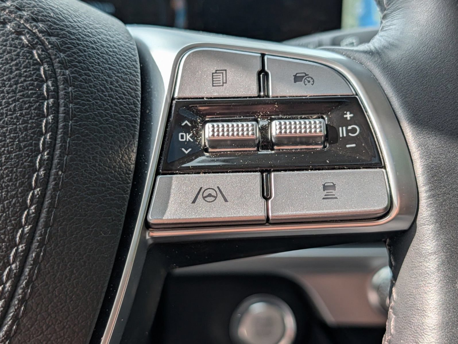 Used 2025 Kia Telluride EX AWD/4WD image 27