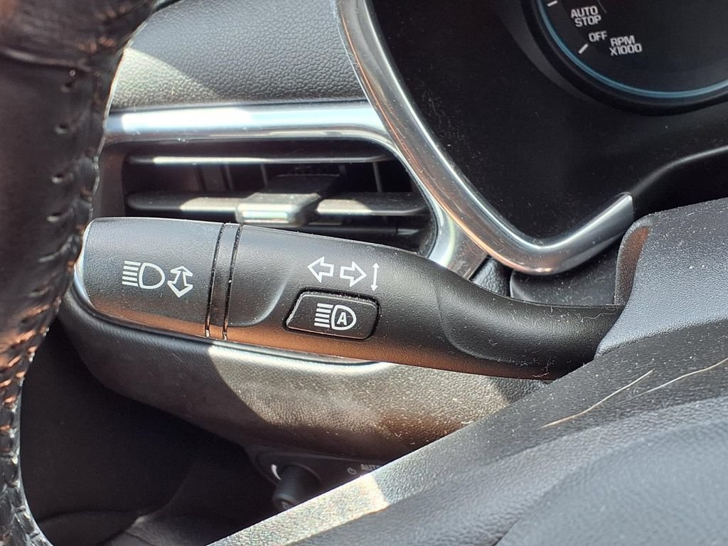 Used 2019 Chevrolet Equinox LT w/ Driver Convenience Package FWD image 21
