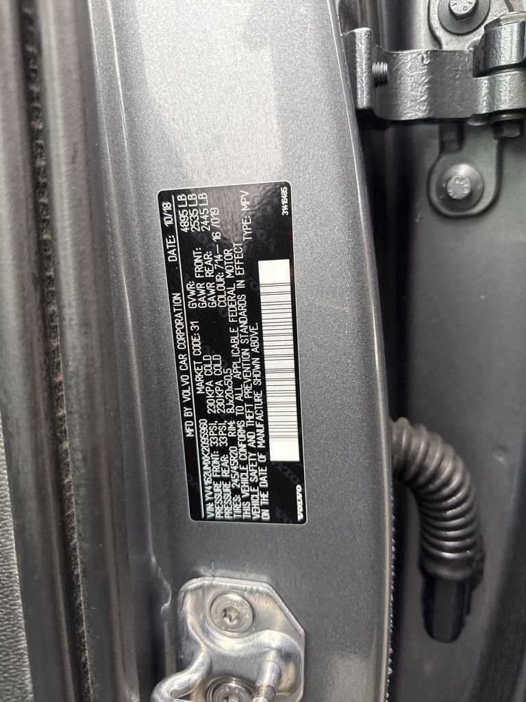 Used 2019 Volvo XC40 T5 R-Design image 13