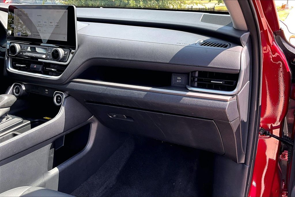 Used 2024 Toyota Grand Highlander AWD image 18