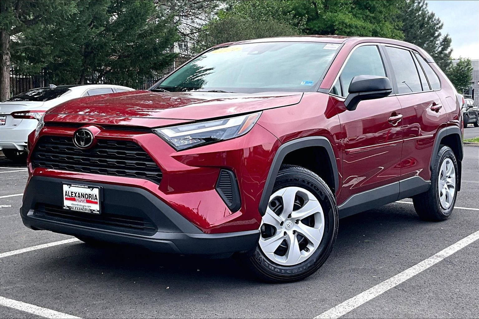 Used 2024 Toyota RAV4 LE AWD/4WD image 1