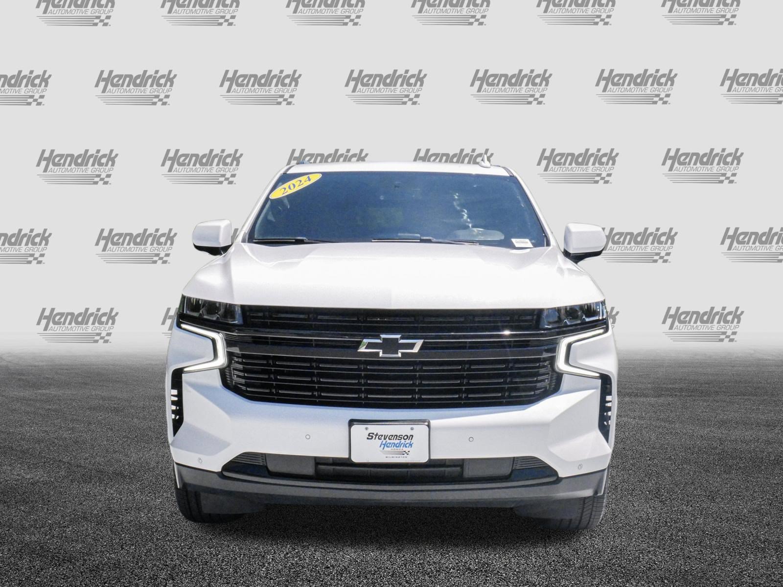 Used 2024 Chevrolet Suburban RST RWD image 3