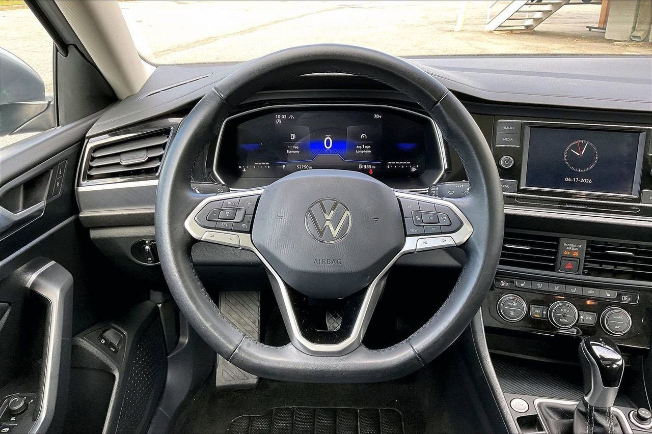 Used 2024 Volkswagen Jetta SE image 10