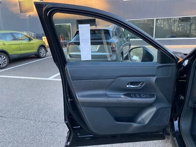 New 2026 Nissan Kicks SV w/ SV Premium Package image 9